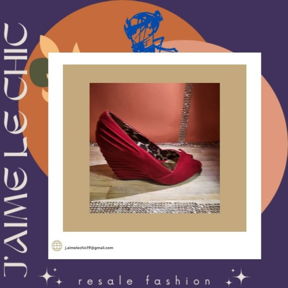 Qupid Peep-Toe Velvet Red Wedge Heels - Picture 3 of 6